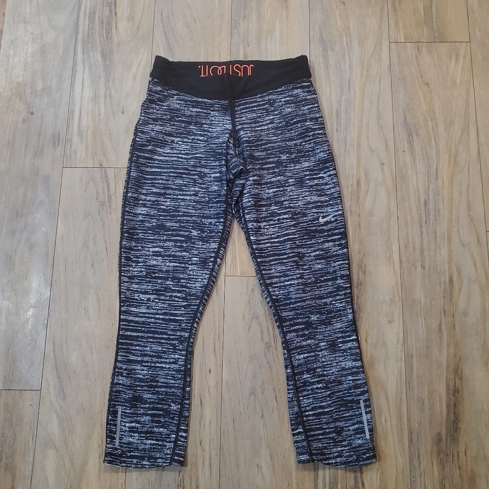 Nike DRI-FIT Black Print Crop Leggings  S